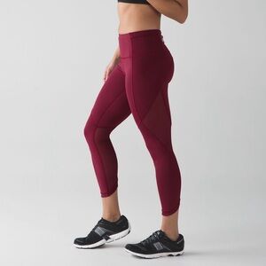 Lululemon Run with it jubilant in maroon color size 4